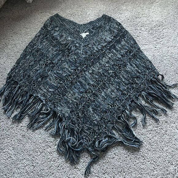 JohnPaulRichard Shawl  - Picture 3 of 5